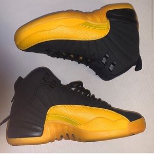 Retro 12’s grade school size 5